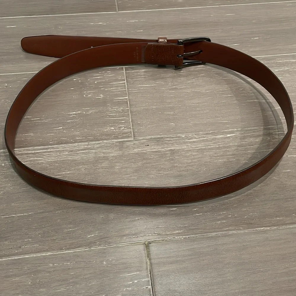 Men’s Original Penguin classic work office leather belt brown. Size 36